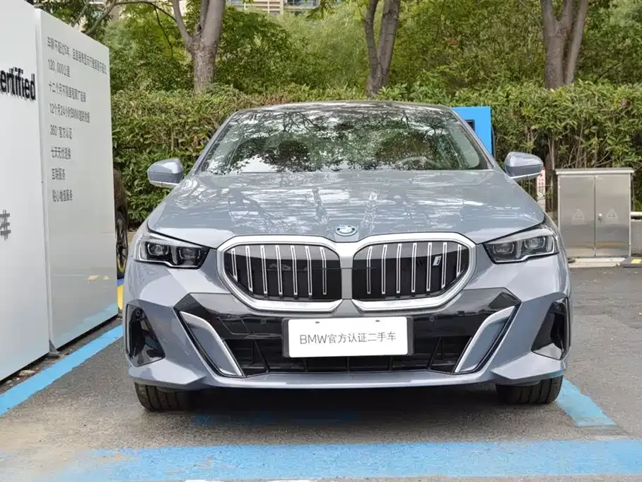 BMW i5 — фото 5