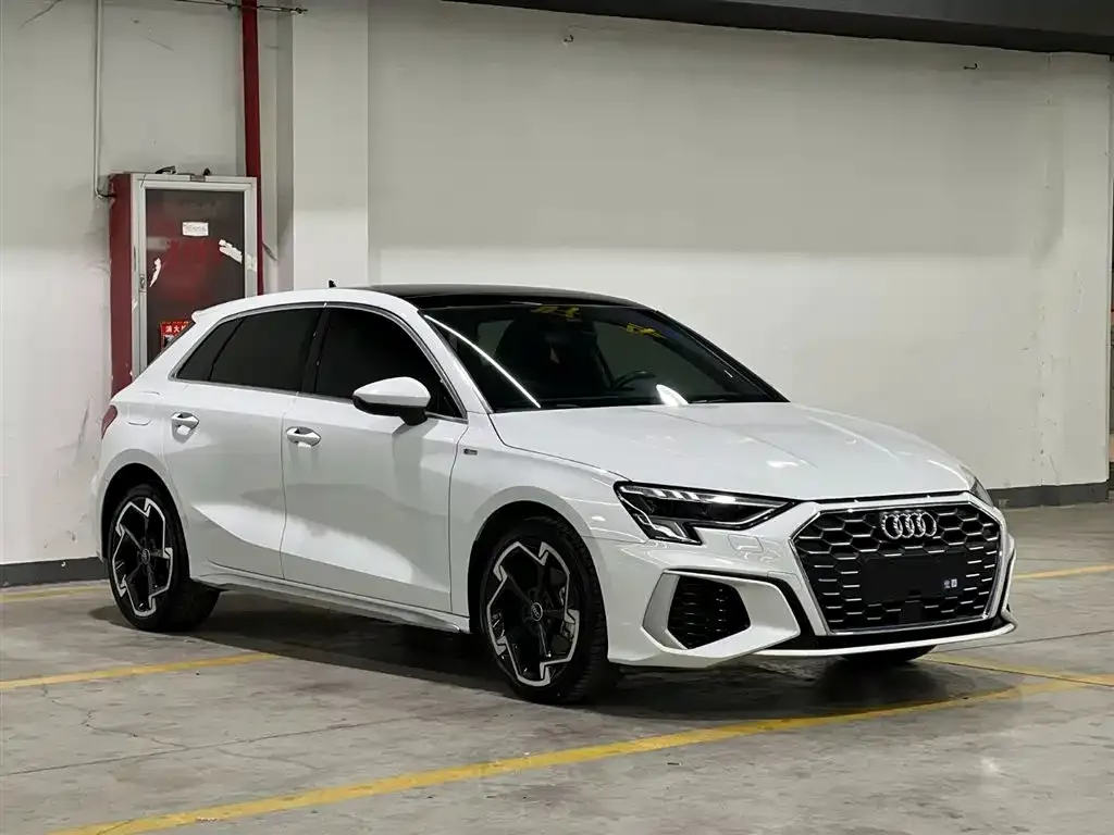 Audi A3 2023 из CN, фото 3
