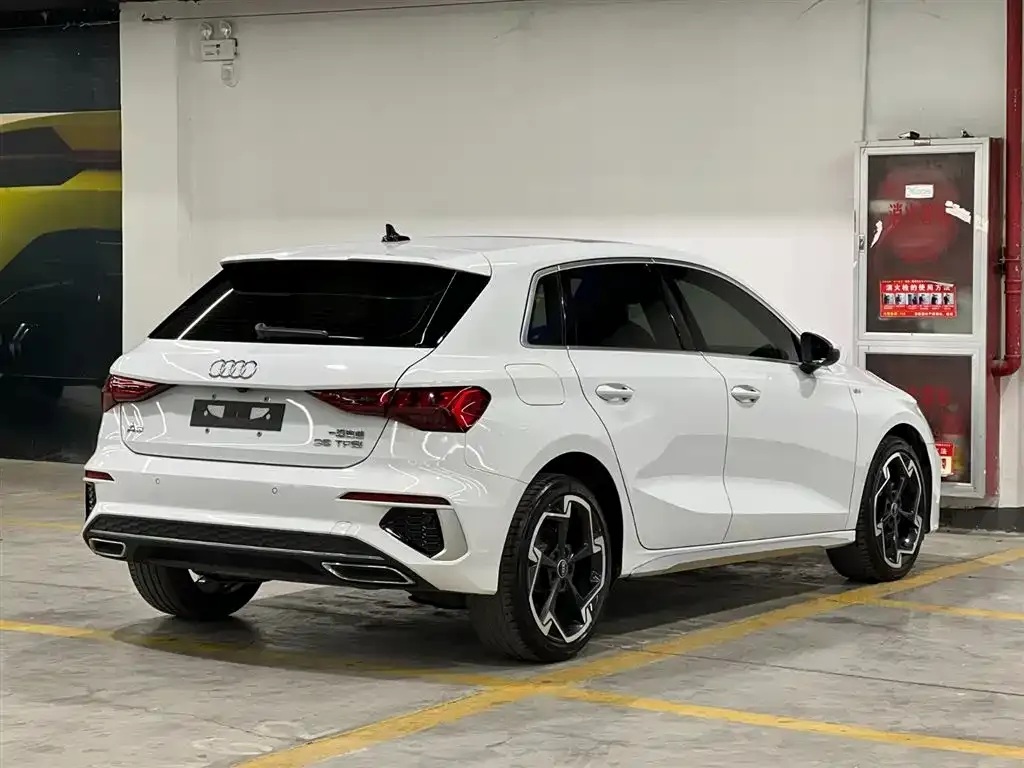 Audi A3 2023 из CN, фото 5