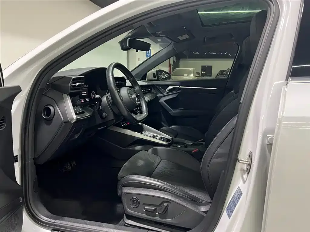 Audi A3 2023 из CN, фото 9
