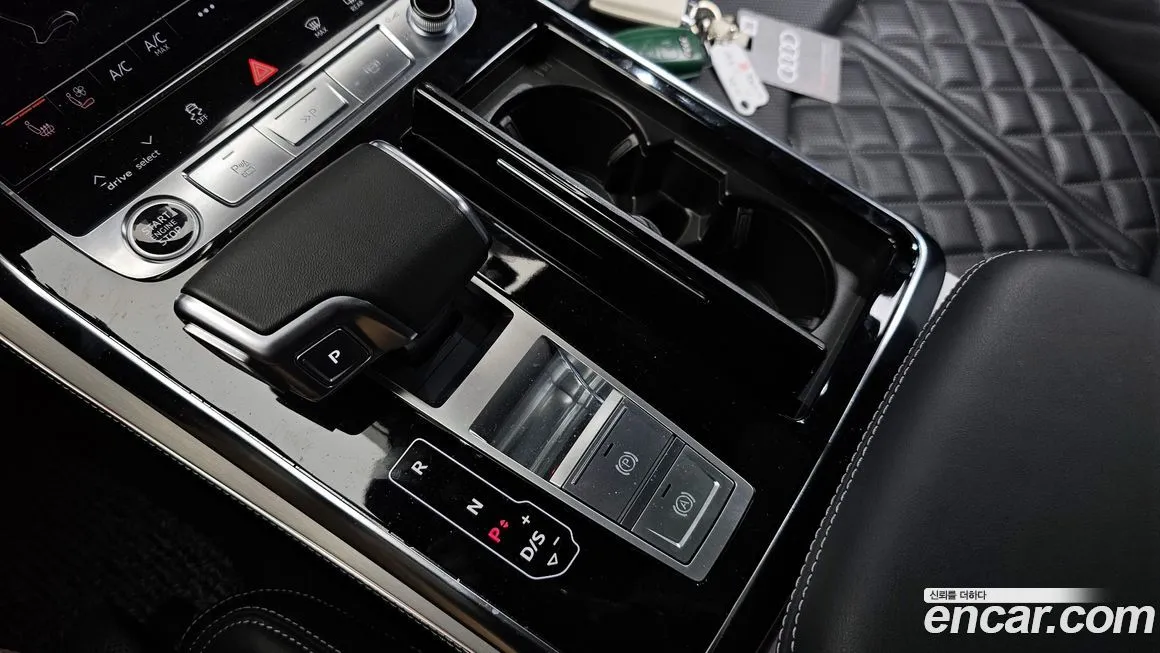 Audi Q8 2023 из KR, фото 9
