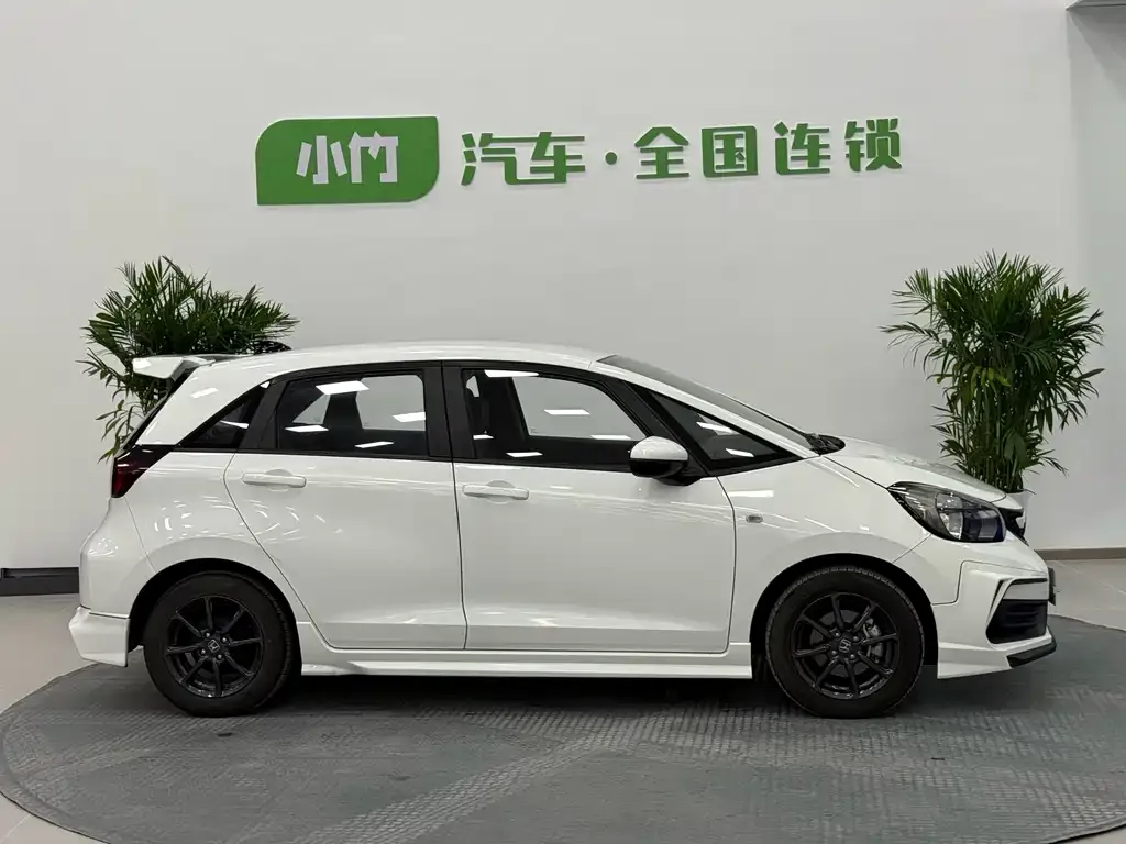 Honda Fit — фото 4