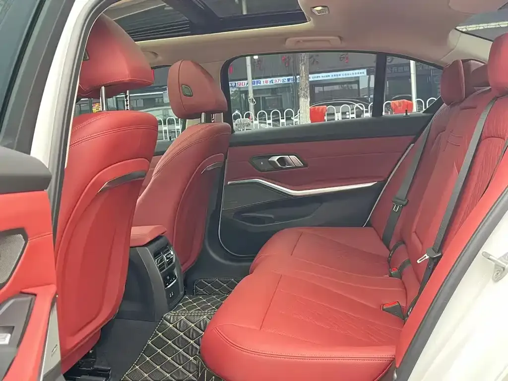 BMW 3 Series 2025 из CN, фото 6