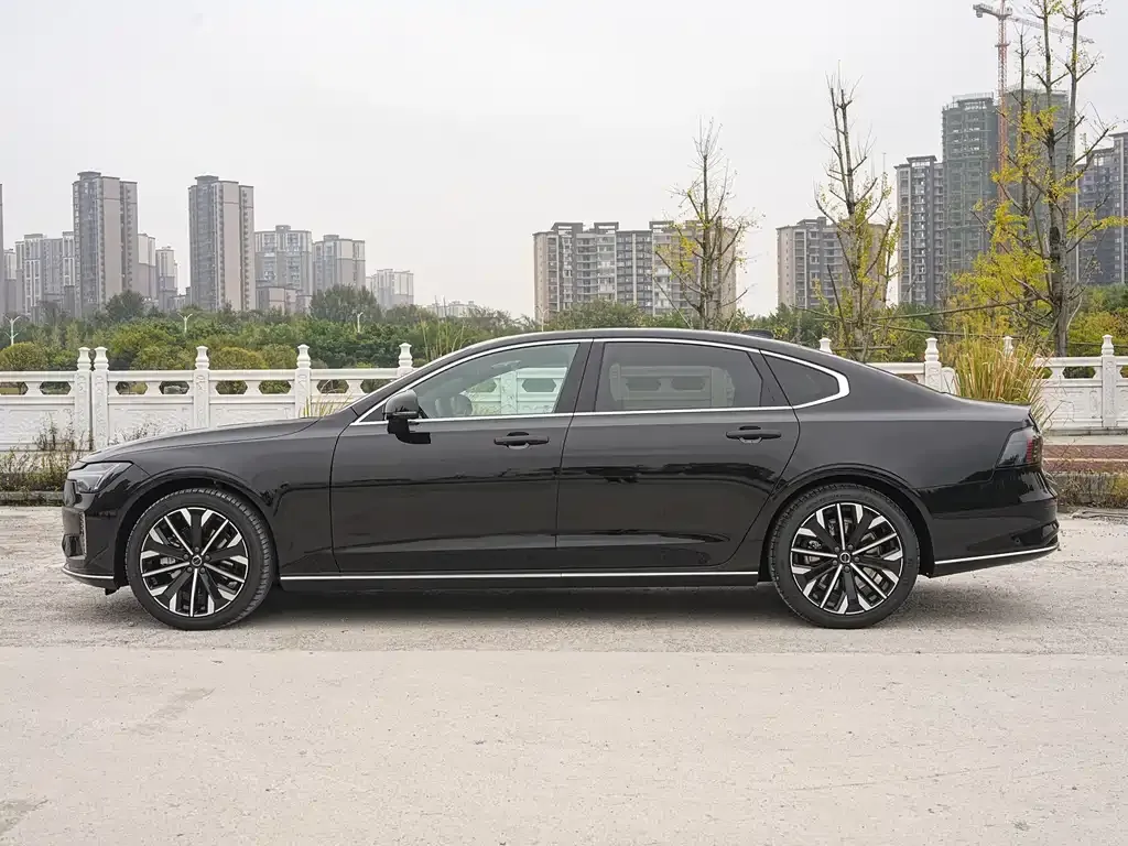 Volvo S90 2025 из CN, фото 4