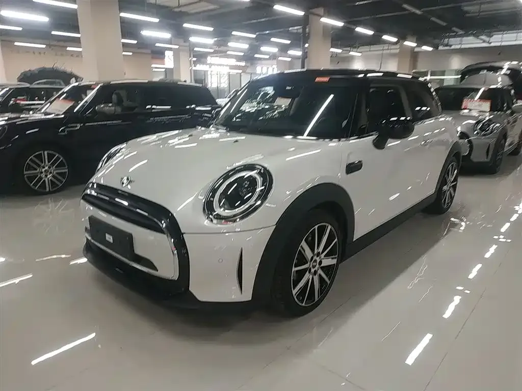 MINI Cooper (3-door) 2024 из CN, фото 2