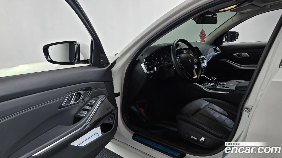 BMW 3-Series 2021 из KR, фото 10