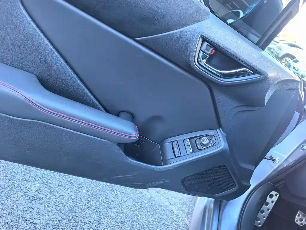 Subaru BRZ 2023 из CN, фото 5