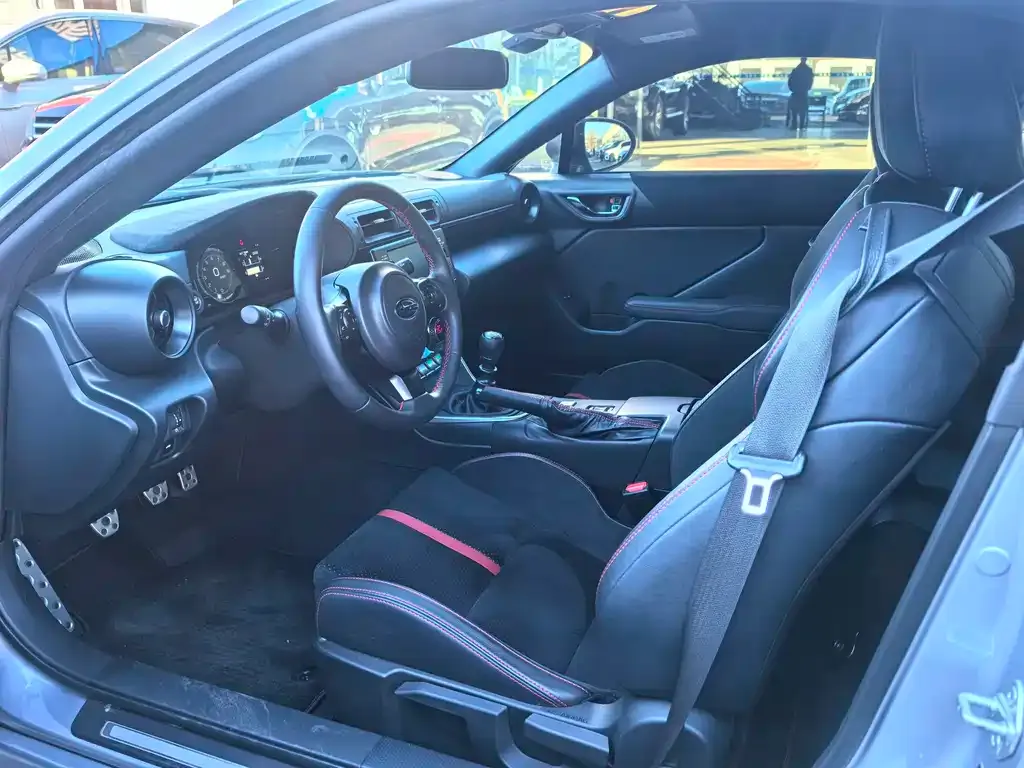 Subaru BRZ 2023 из CN, фото 6