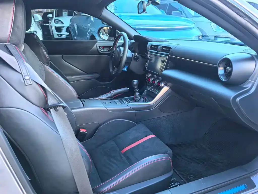 Subaru BRZ 2023 из CN, фото 7