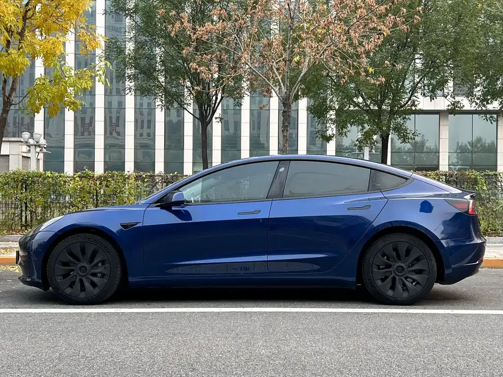 Tesla Model 3 — фото 7