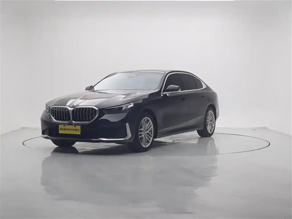 BMW 5 Series 2024 из CN, фото 2