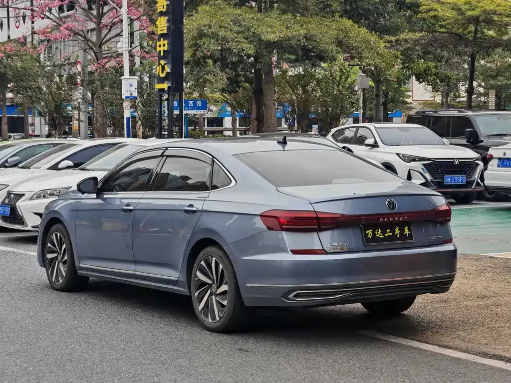 Volkswagen Passat — фото 3