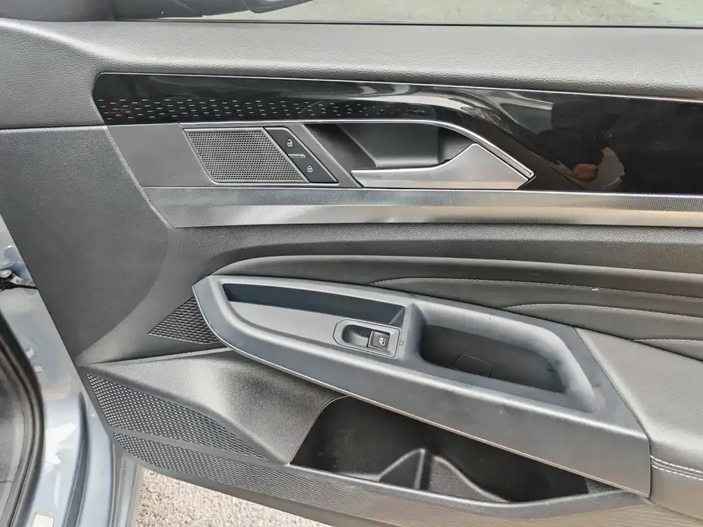 Volkswagen Passat — фото 4