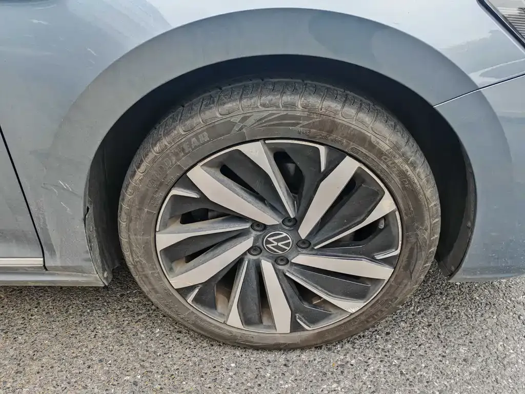 Volkswagen Passat — фото 7