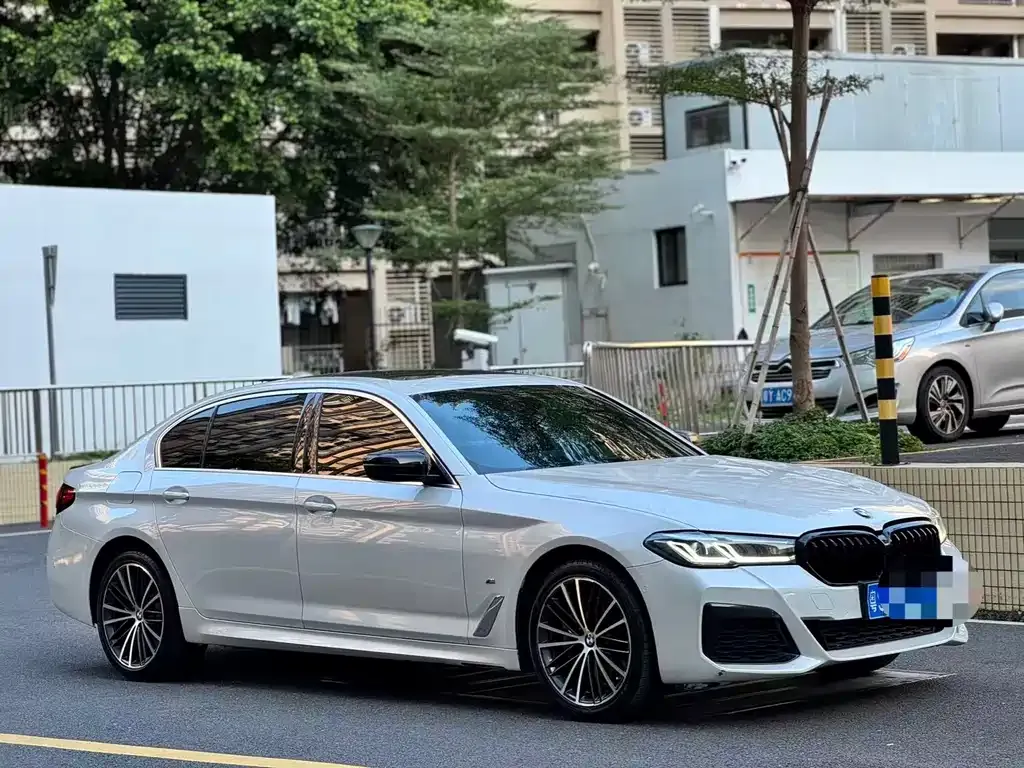 BMW 5 Series — фото 2