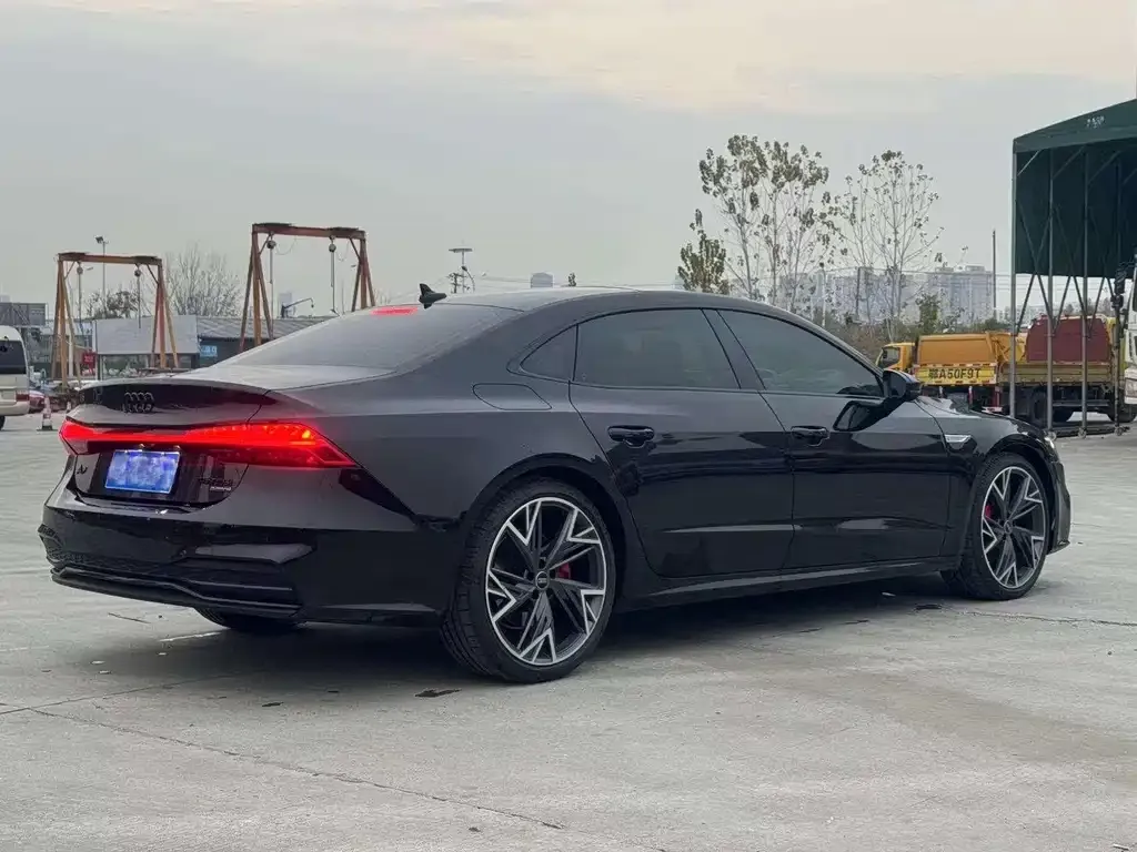 Audi A7L 2024 из CN, фото 4
