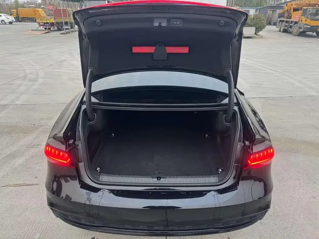 Audi A7L 2024 из CN, фото 7