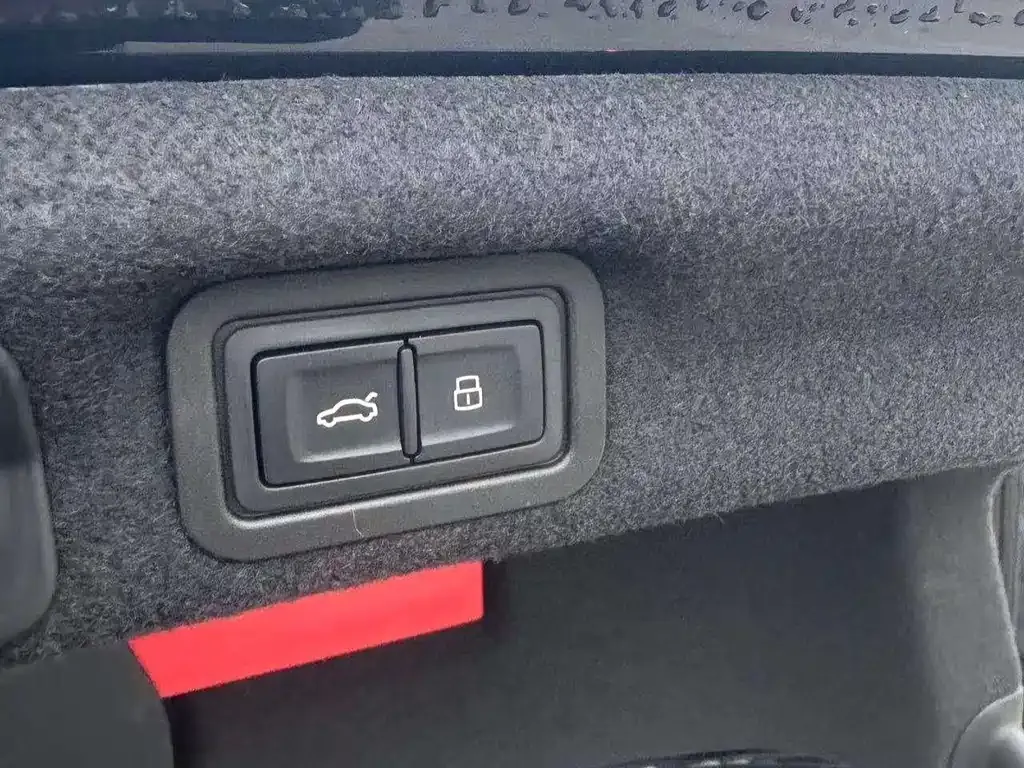 Audi A7L 2024 из CN, фото 8
