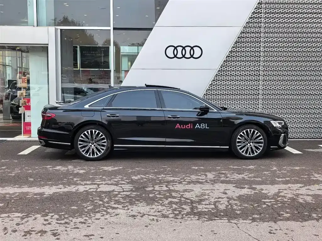 Audi A8 2024 из CN, фото 3