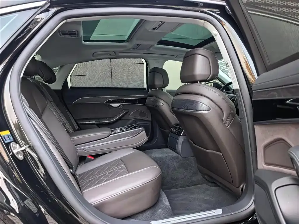 Audi A8 2024 из CN, фото 9
