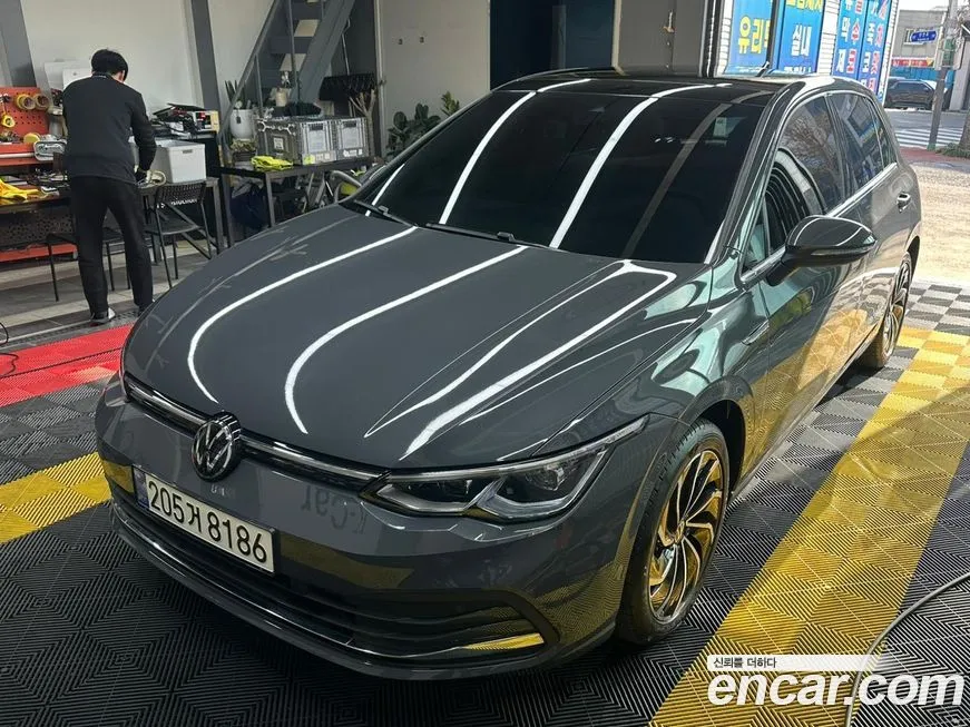 Volkswagen Golf 2023 из KR, фото 2