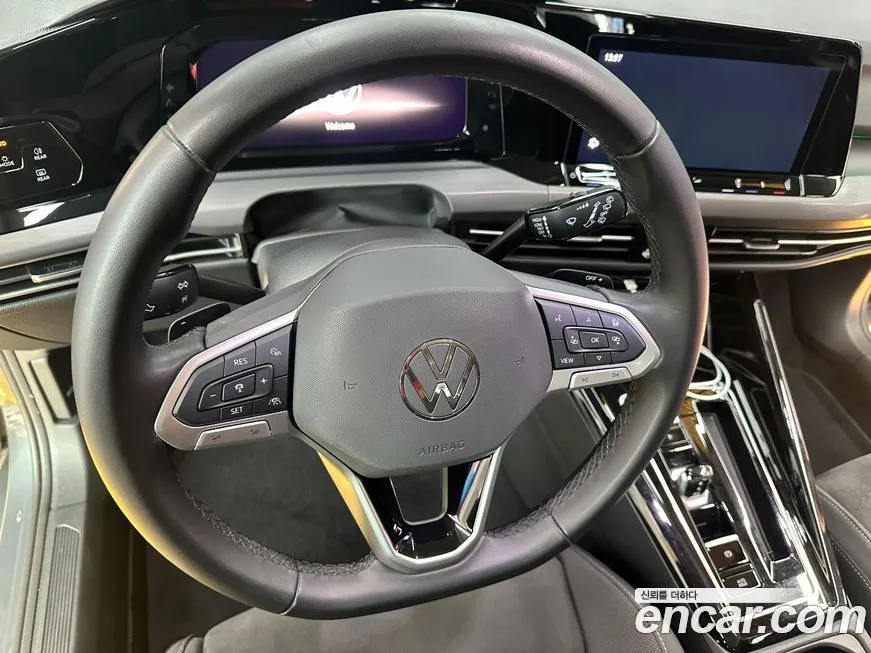 Volkswagen Golf 2023 из KR, фото 8