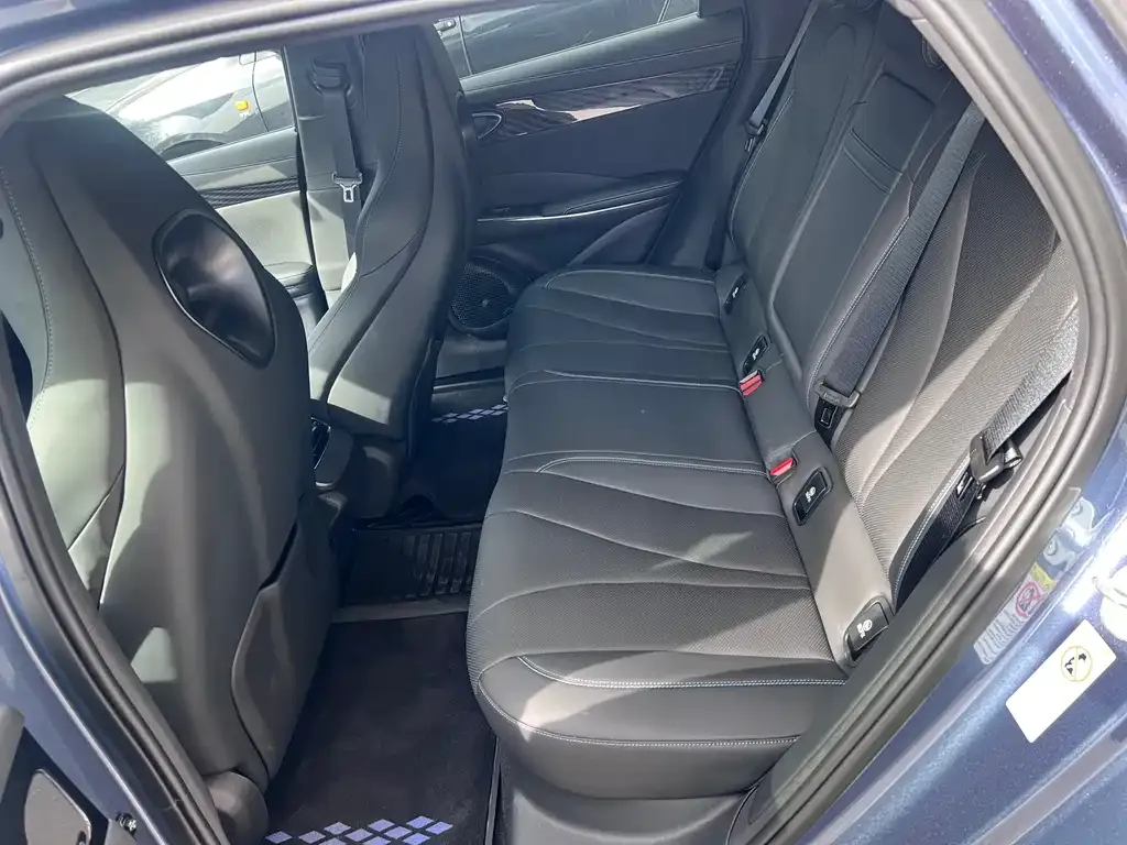 BYD Seal — фото 10