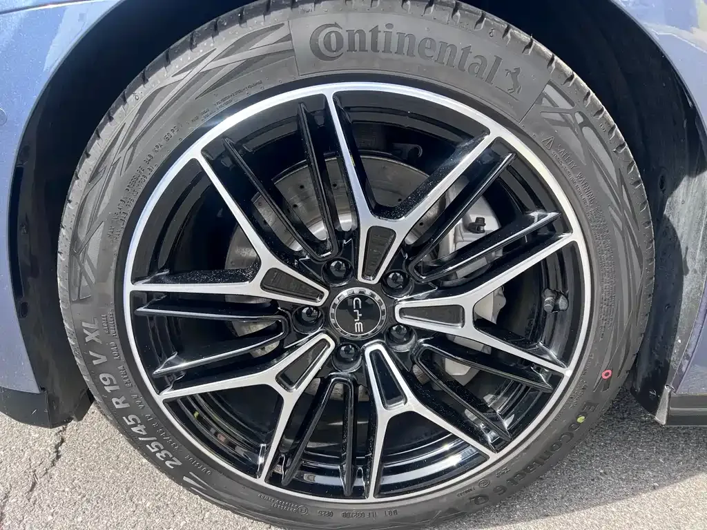 BYD Seal — фото 3