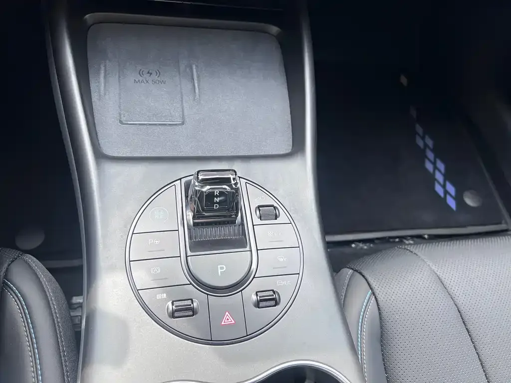 BYD Seal — фото 8