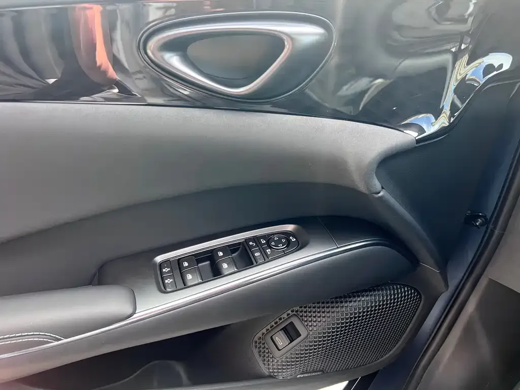 BYD Seal — фото 9
