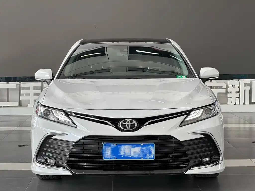 Toyota Camry 2022 из CN, фото 2