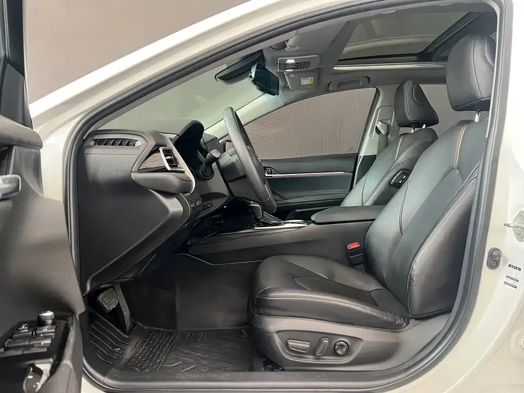 Toyota Camry 2022 из CN, фото 5