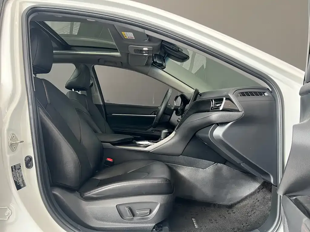Toyota Camry 2022 из CN, фото 8