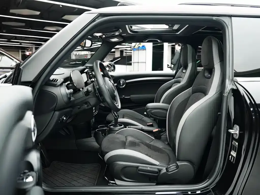 MINI JCW (John Cooper Works) 2022 из CN, фото 4