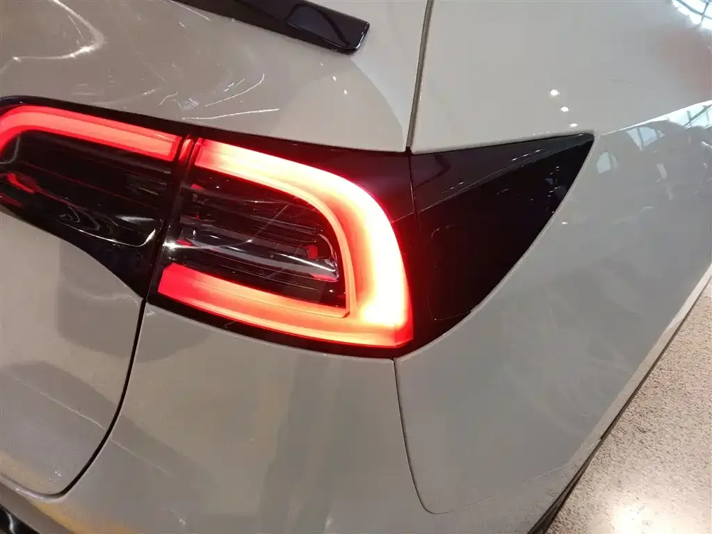 Tesla Model Y 2023 из CN, фото 8