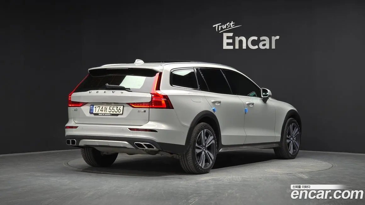 Volvo V60 2021 из KR, фото 2