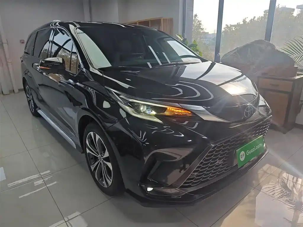 Toyota Granvia 2023 из CN, фото 4