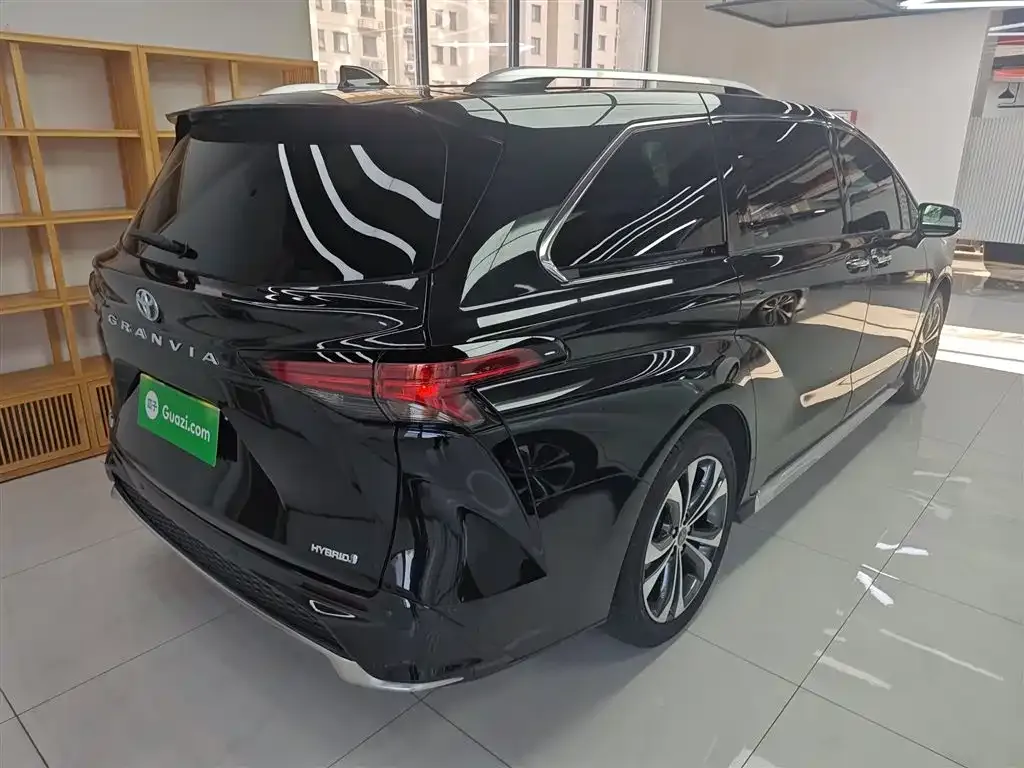 Toyota Granvia 2023 из CN, фото 7