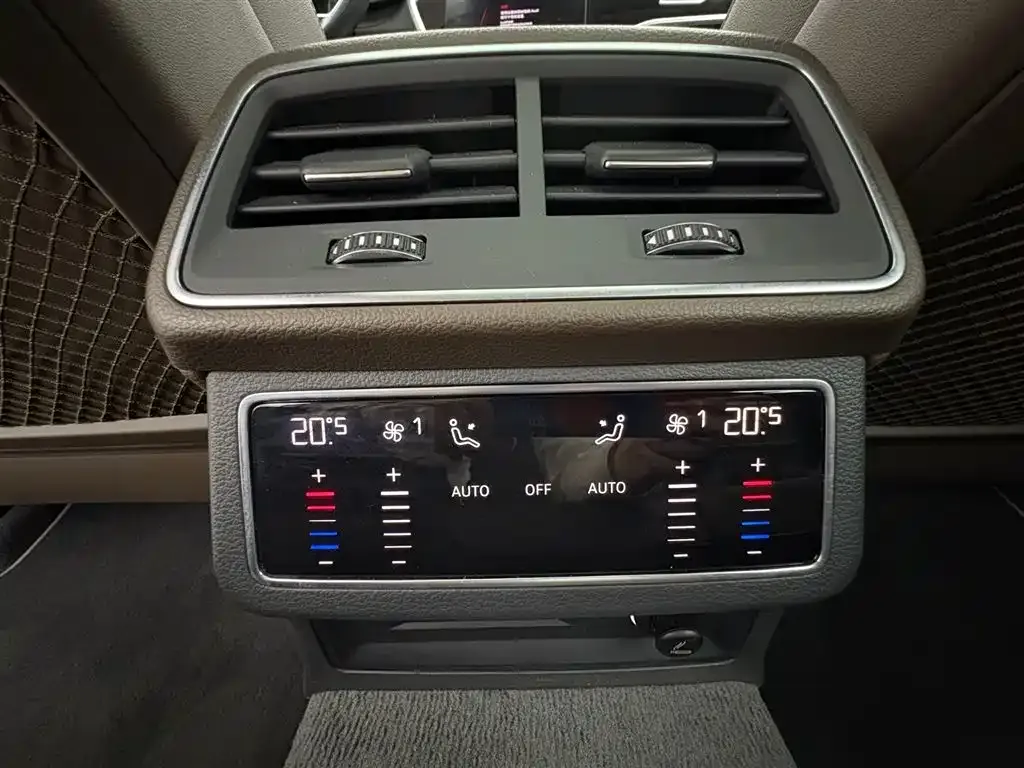 Audi A7L 2024 из CN, фото 10