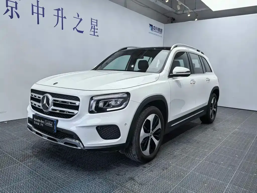 Mercedes-Benz GLB — фото 1