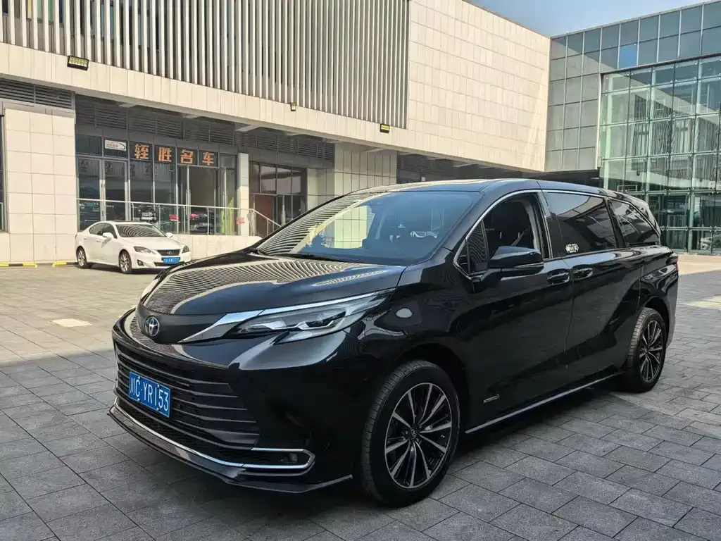 Toyota Sienna 2022 из CN, фото 1