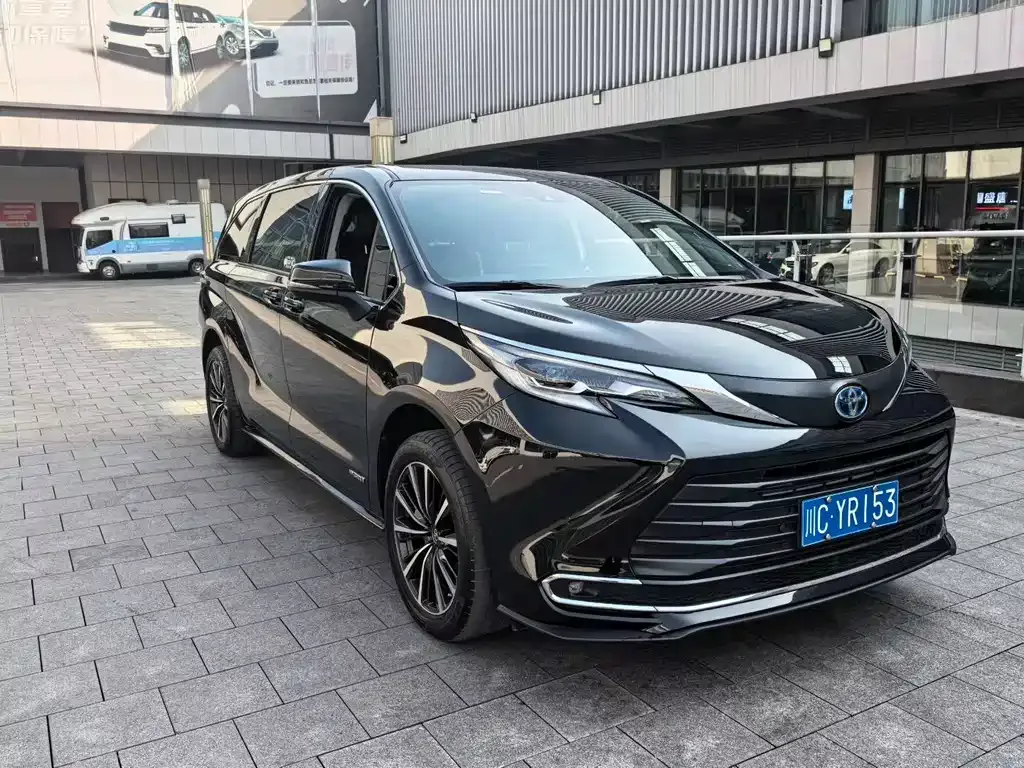 Toyota Sienna 2022 из CN, фото 3