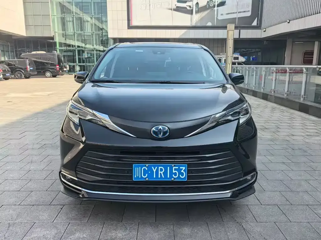 Toyota Sienna 2022 из CN, фото 4