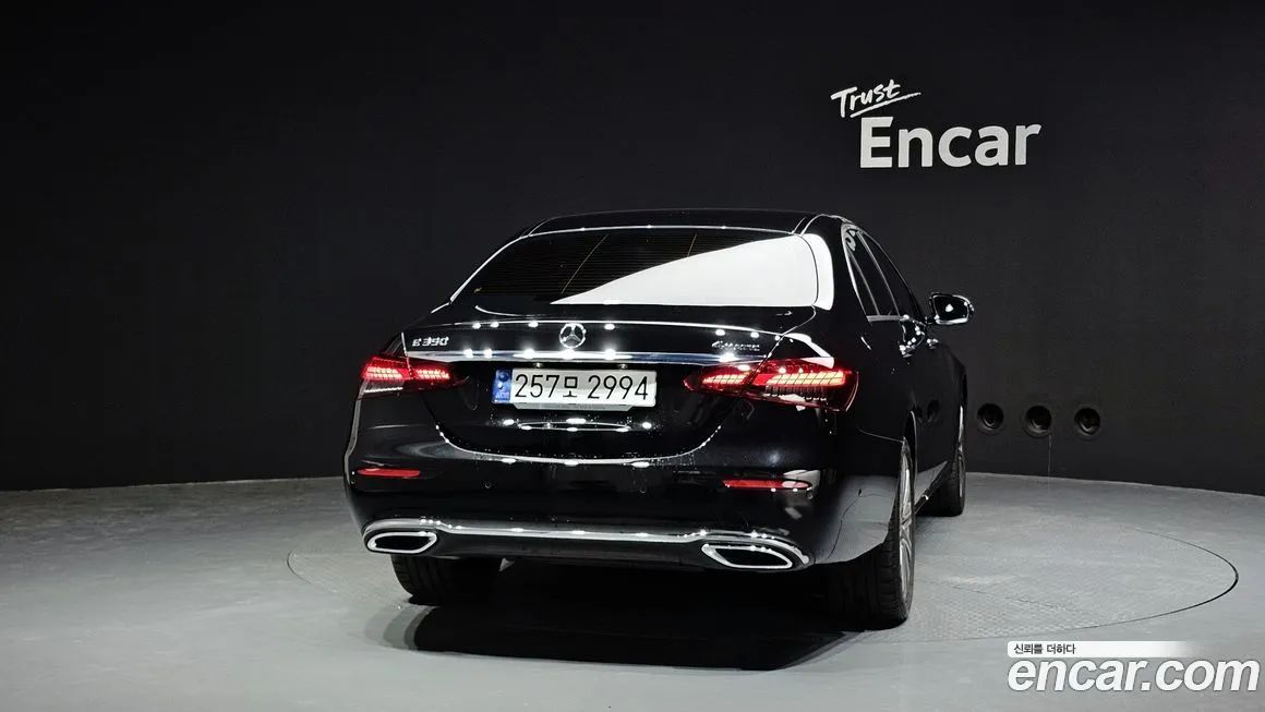 Mercedes-Benz E-Class — фото 4