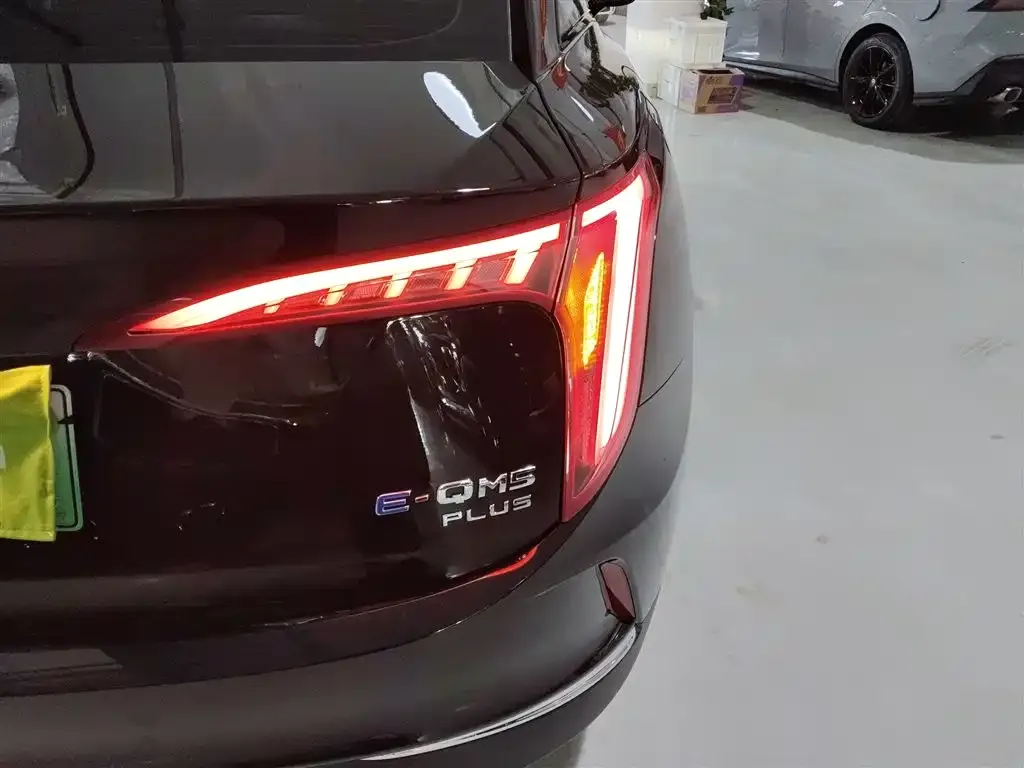 Hongqi E-QM5 2024 из CN, фото 8