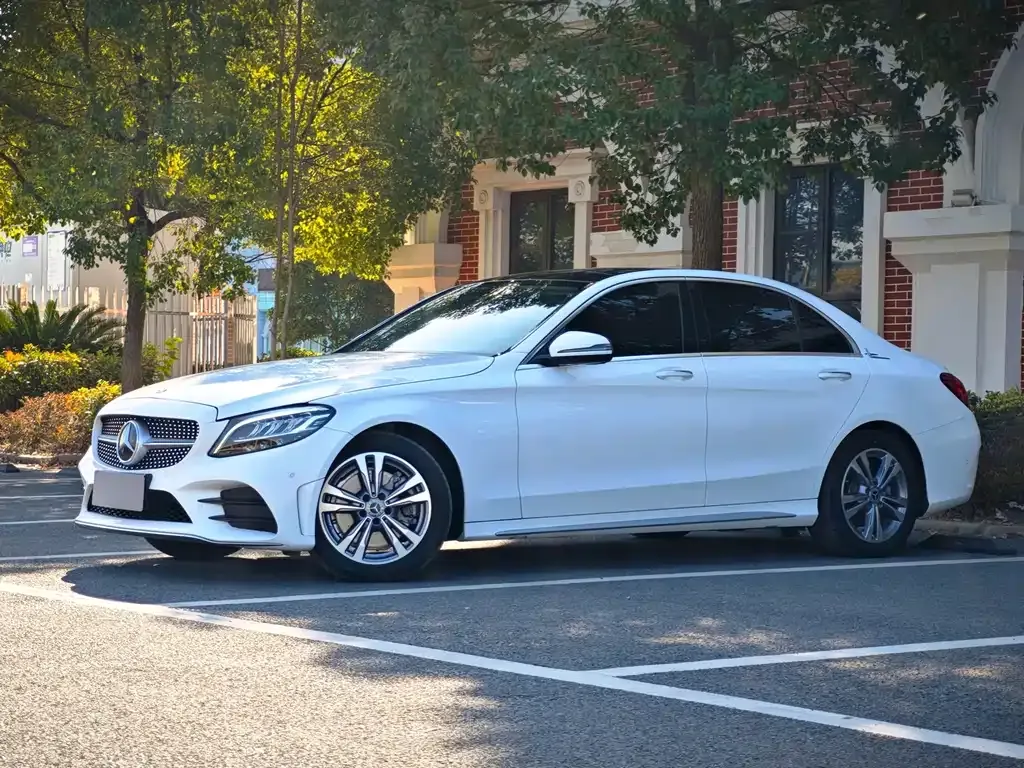 Mercedes-Benz C-Class — фото 1