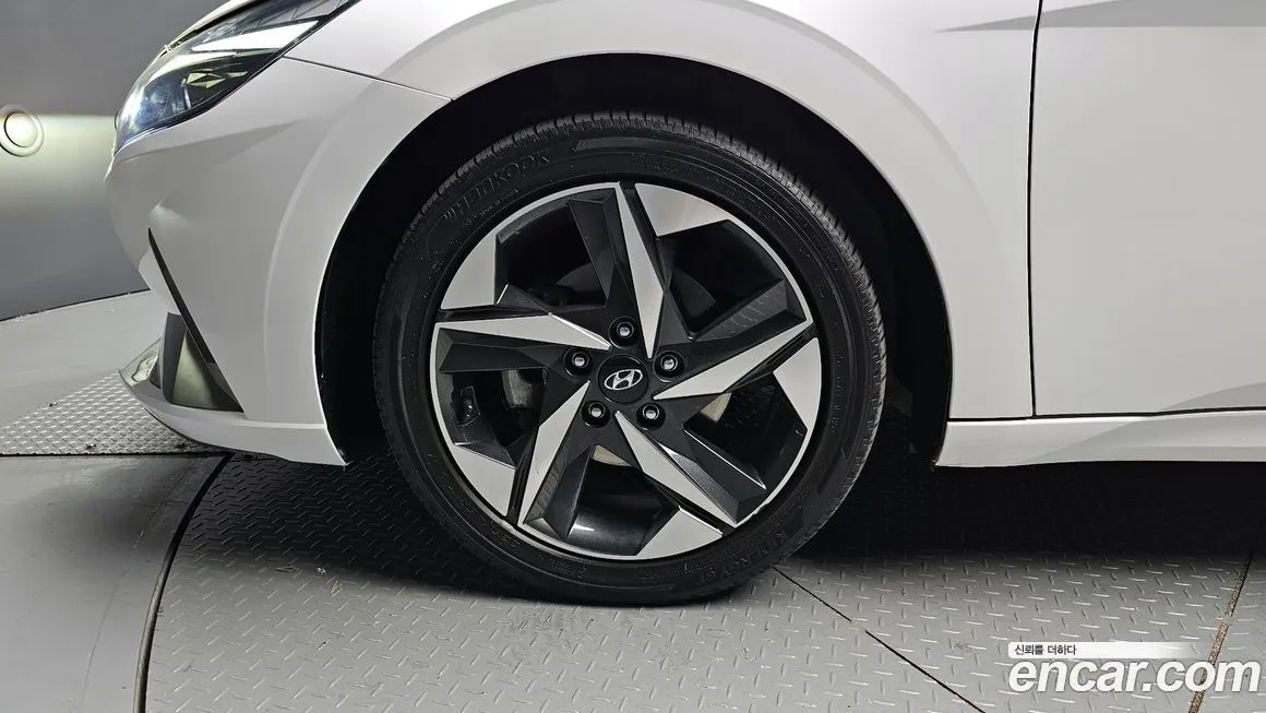 Hyundai AVANTE — фото 5