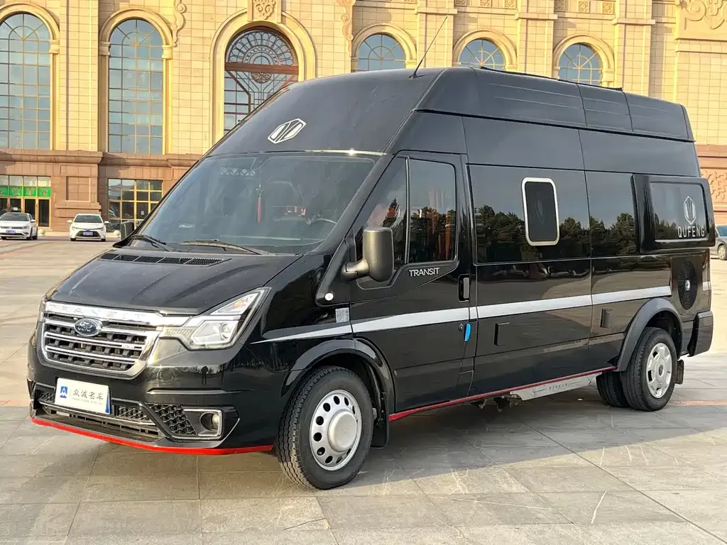 Ford Transit Custom — фото 1