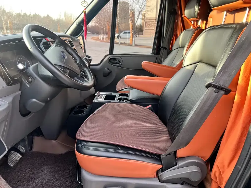 Ford Transit Custom — фото 7