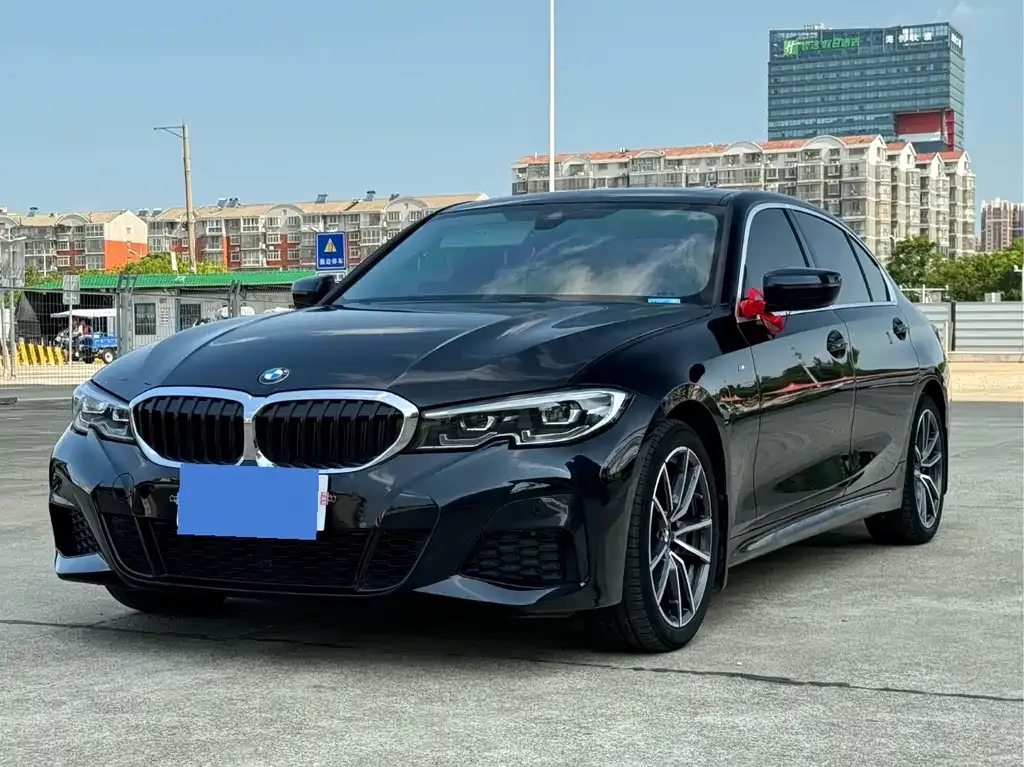 BMW 3 Series 2022 из CN, фото 1